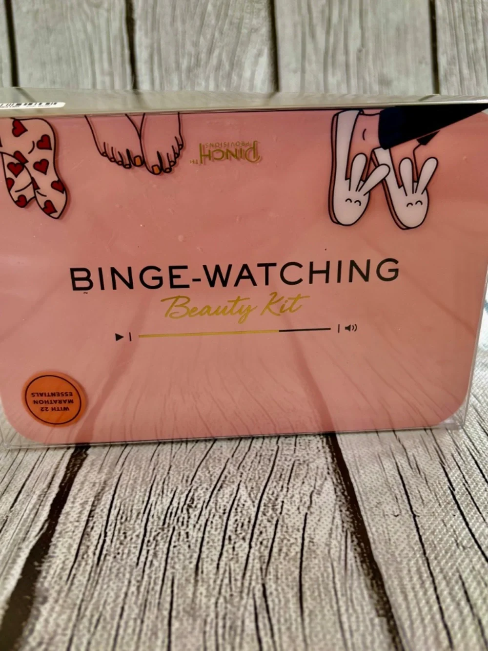 NWT Pinch Provisions Binge-Watching Beauty Kit 22 Essentials Gift Set